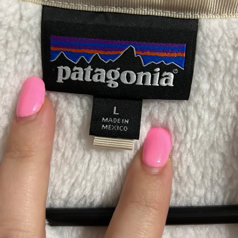 Patagonia White Pullover - Picture 2 of 3